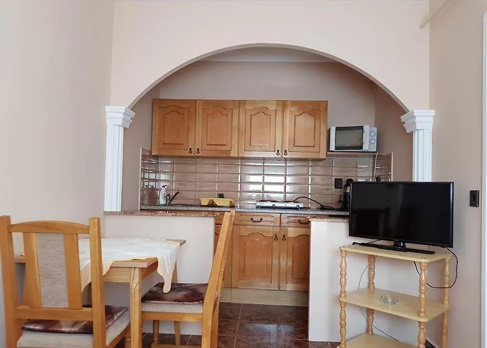 Henrietta Apartmanhaz *